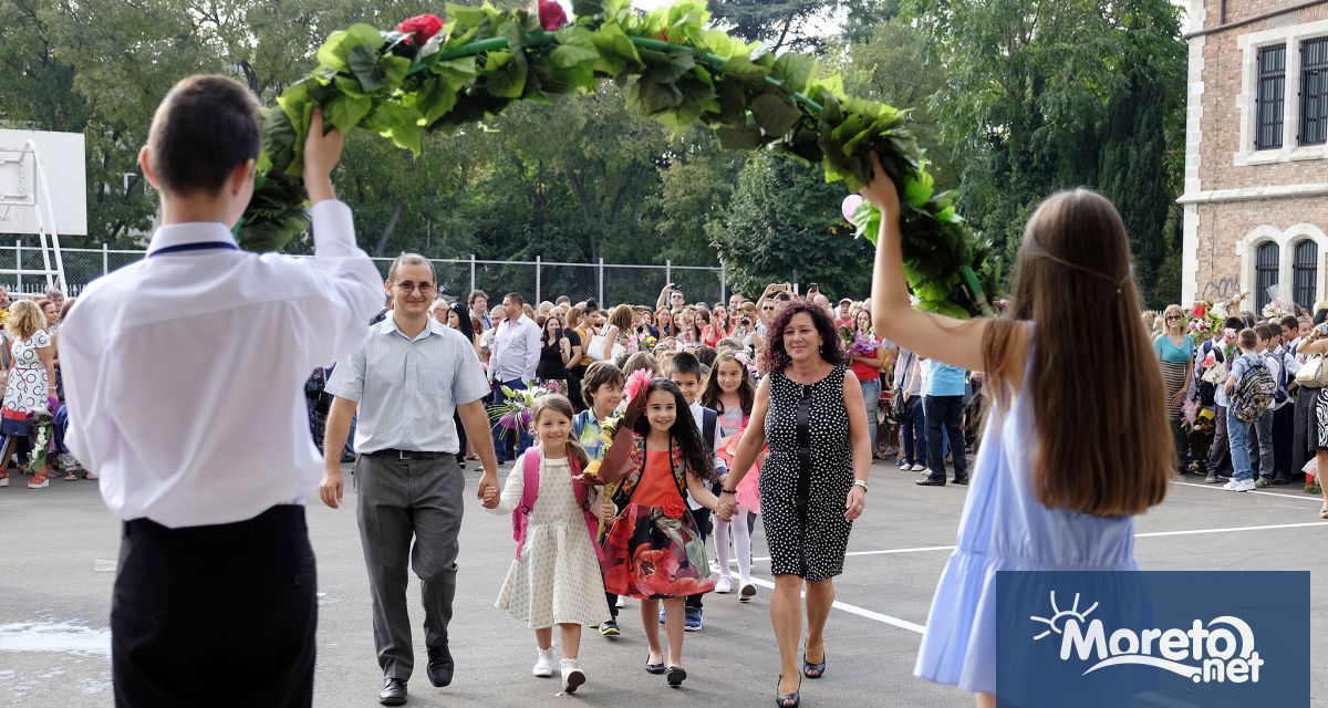 92 или 2500 първокласници във Варна са приети по първо