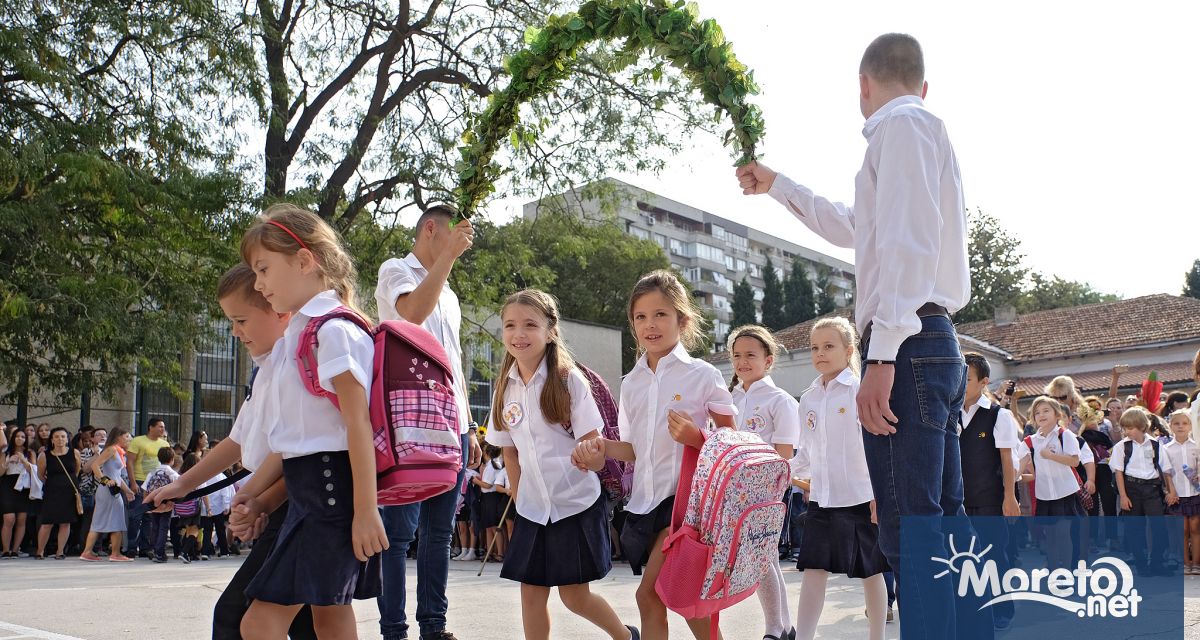 3037 първокласници ще прекрачат училищния праг във Варна. Сформирани са