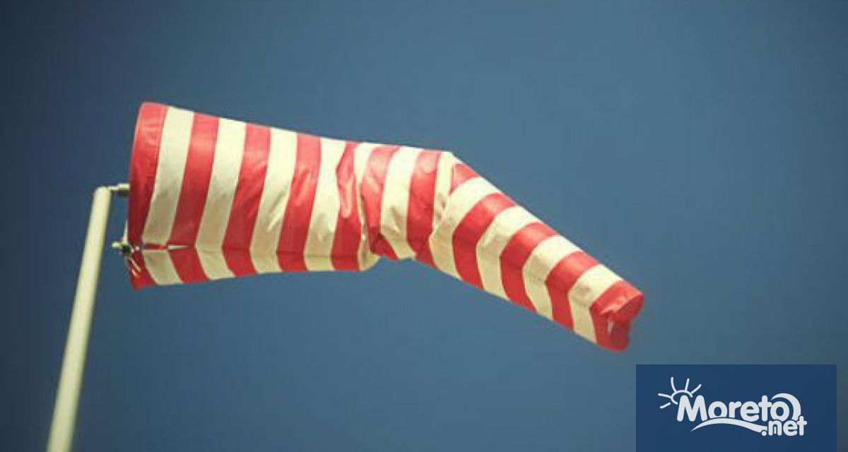 Оранжев код за силен вятър е обявен за област Варна