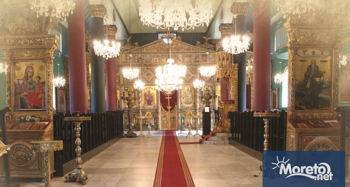 Варненският храм Св Атанасий отбелязва своя храмов празник От 9 00