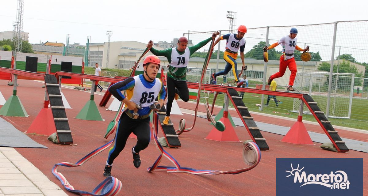 В периода 27 31 май на стадион Локомотив в