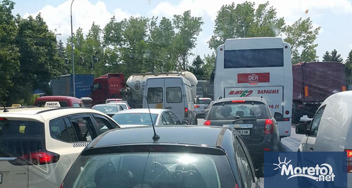 За огромно задръстване в много точки на града алармират читатели