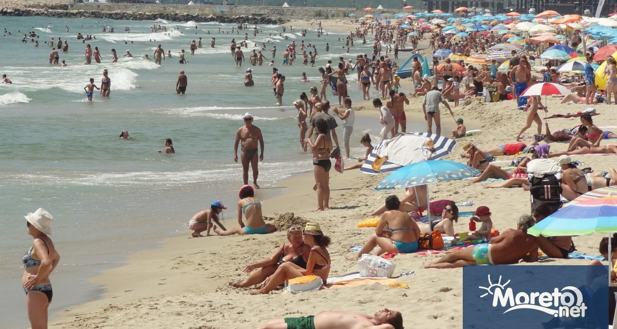 Утре по Черноморието ще бъде слънчево Ще духа слаб до