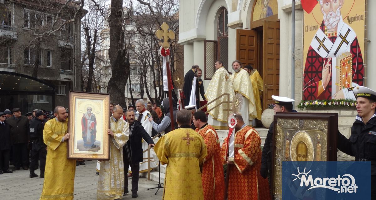 Над 12 200 души с постоянна регистрация във Варна празнуват