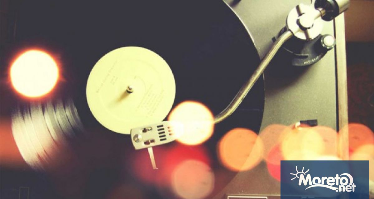 За повече настроение в празничния сезон ви предлагаме няколко плейлисти