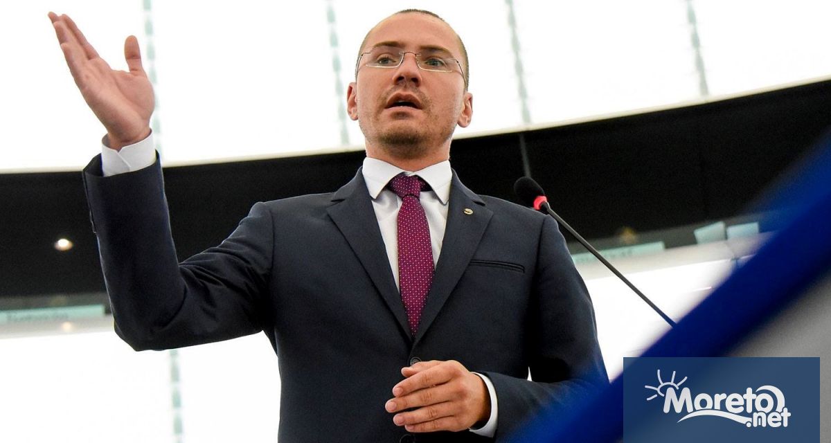 ЕП решава ще бъде ли наказан Ангел Джамбазки След емоционално