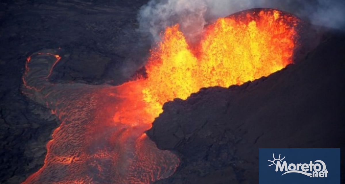 Най малко 11 туристи загинаха след изригването на вулкан в Западна