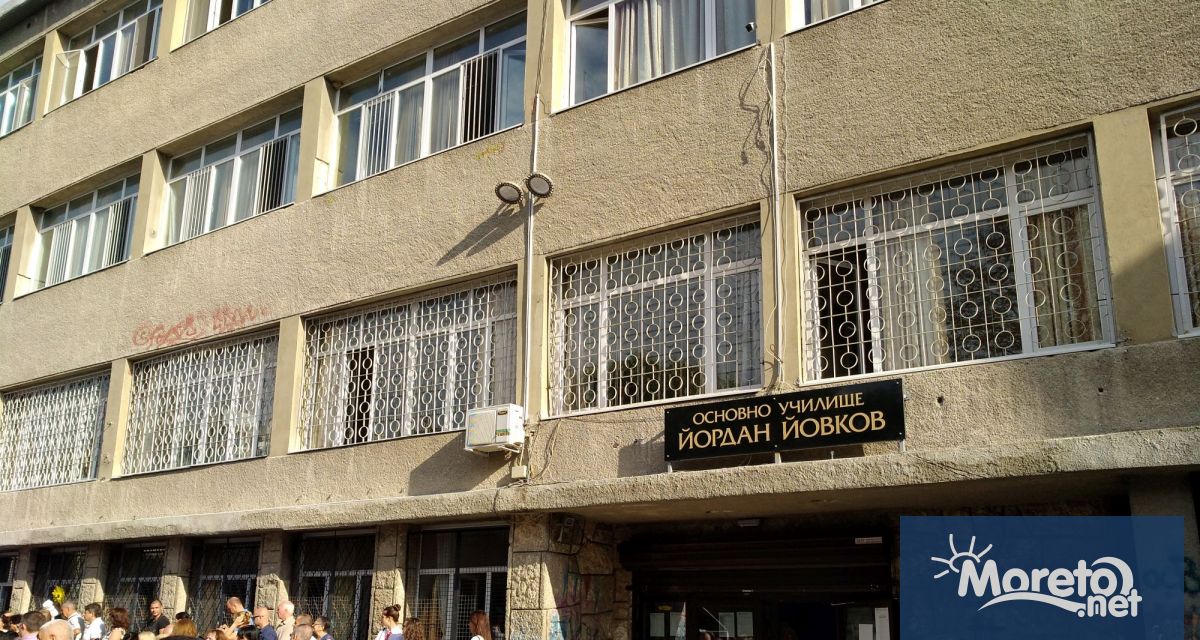 Стартът на ремонтните дейности в ОУ Йордан Йовков във Варна