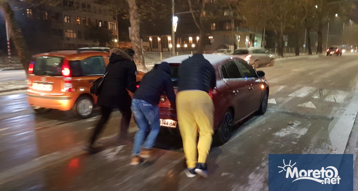 Ще бъдат въведени 24 часови дежурства които ще обезпечат нормалната пътна