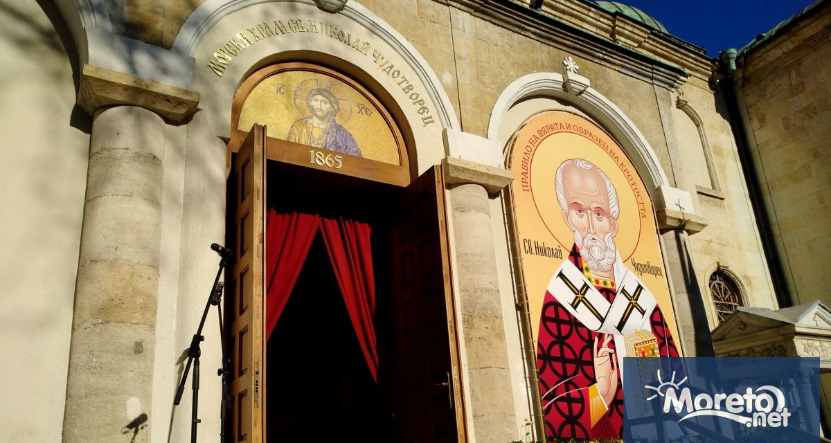 В навечерието на Рождество Христово варненските храмове Св Николай Чудотворец