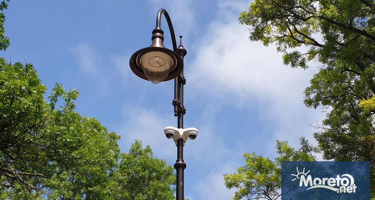 Ремонтът и поддръжката на уличното и парково осветление ефектното архитектурно