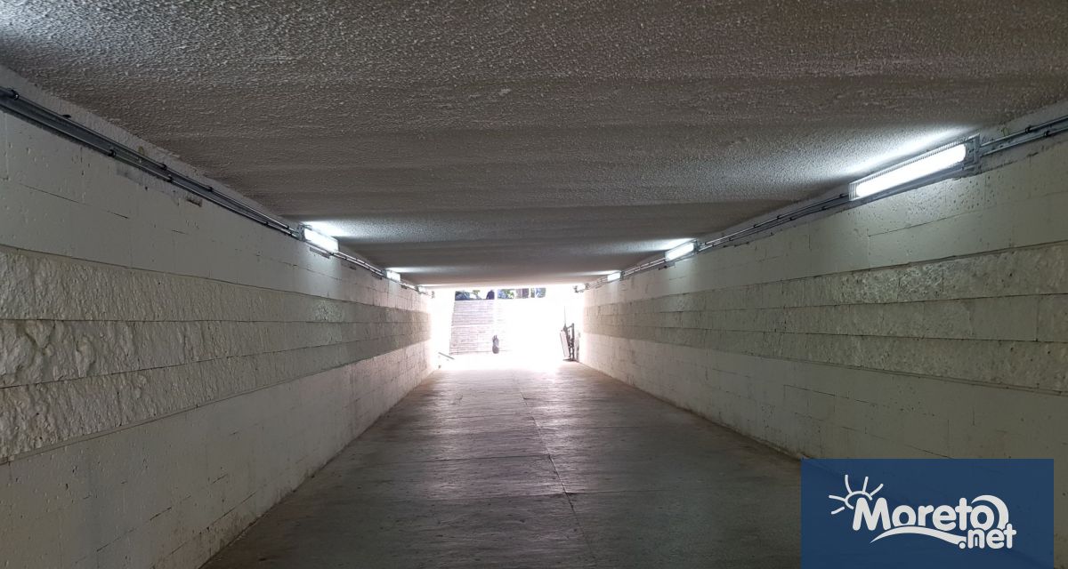 Ремонтите в междублоковите пространства в Аспарухово се очаква да приключат