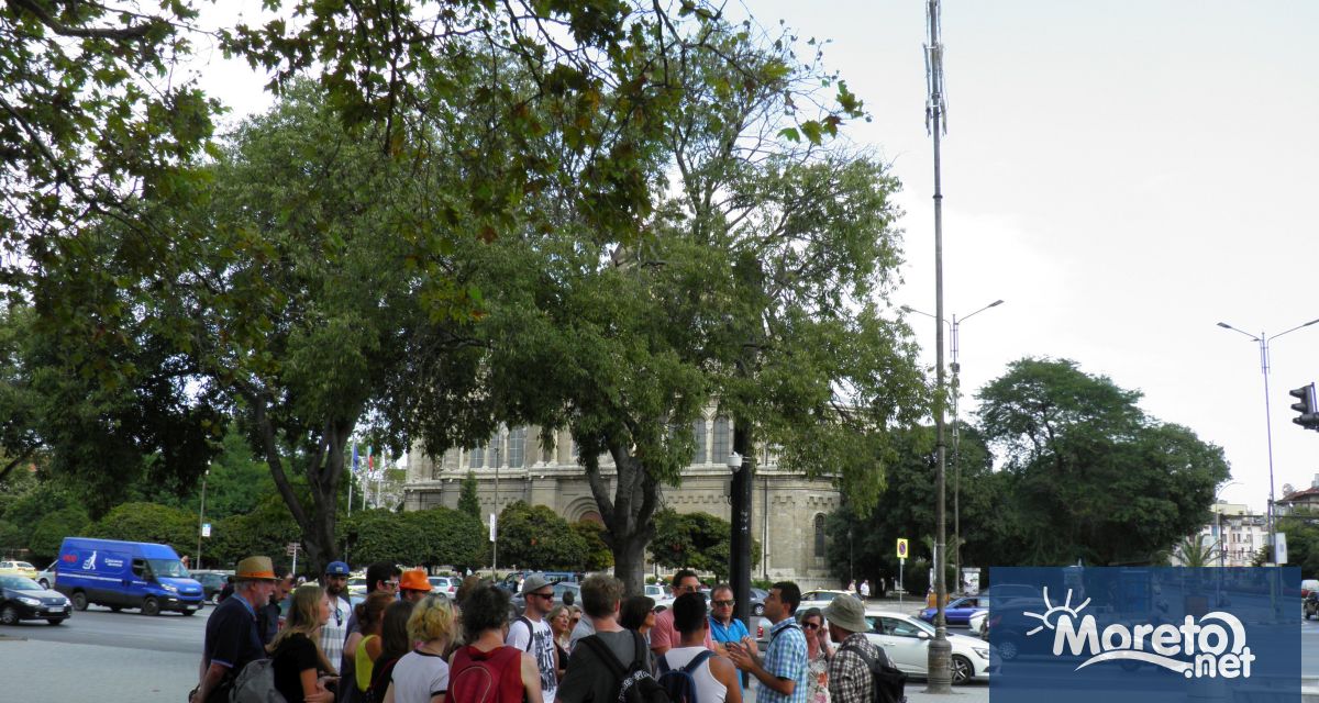 120 безплатни пешеходни туристически обиколки с професионални екскурзоводи ще се