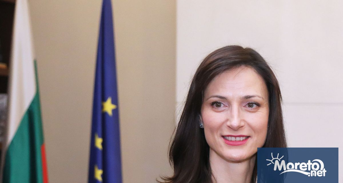 Кандидатът за премиер на ГЕРБ СДС Мария Габриел изрази в кулоарите