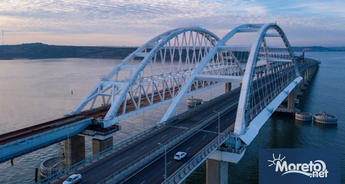 Незаконно построеният мост през Керченския пролив свързващ Русия с Крим