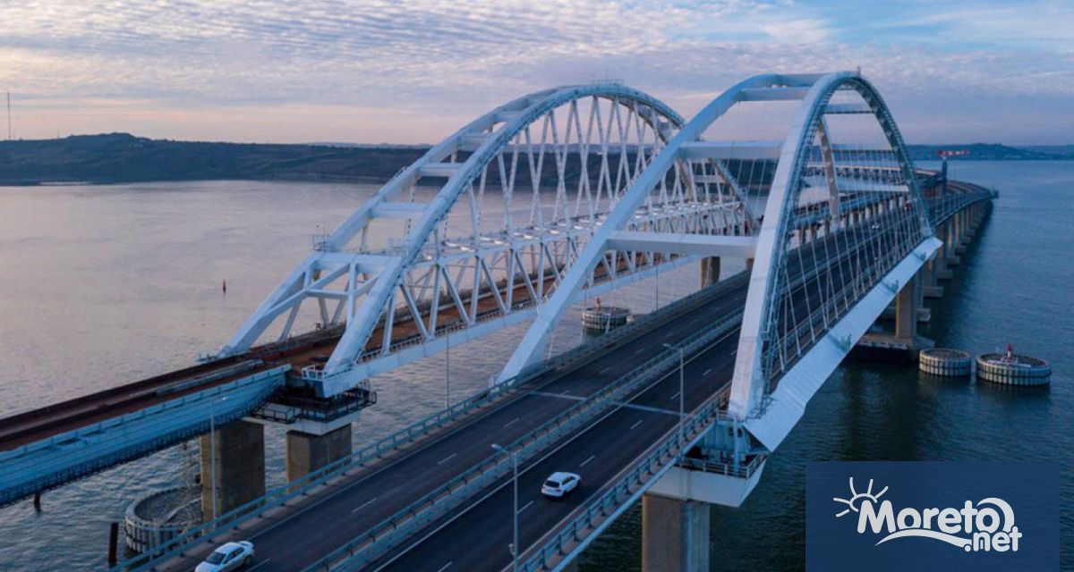Незаконно построеният мост през Керченския пролив свързващ Русия с Крим