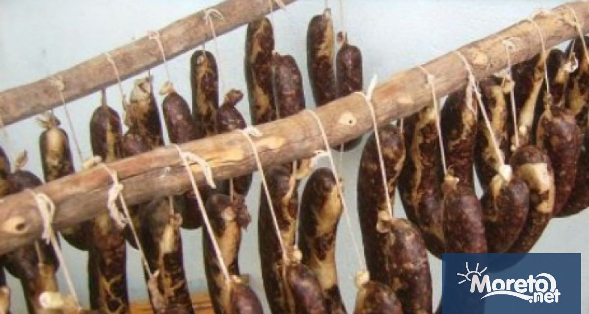 Варненската полиция разкри кражба на 33 наденици поставени за сушене