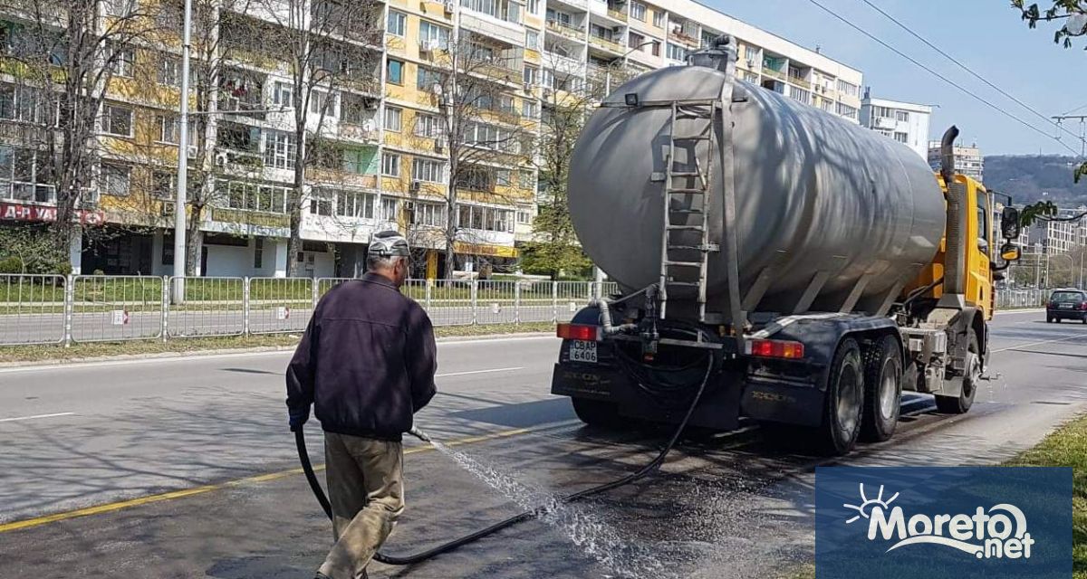 Кметът Благомир Коцев нареди измиването на улици и основни булеварди