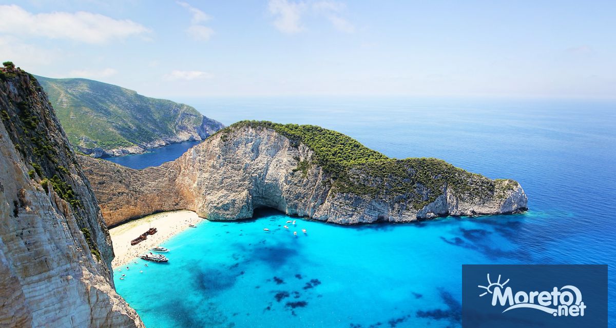 Туристите със закупени почивки за плаж Навагио на гръцкия остров
