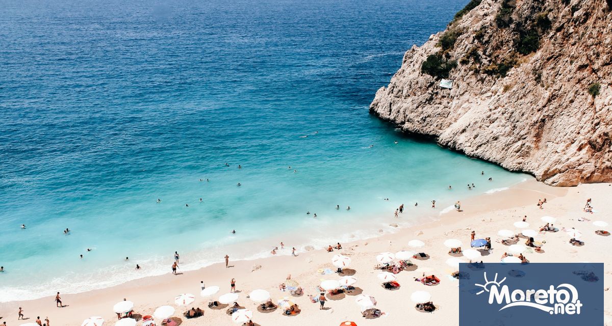 Жители на турския курорт Чешме окръг Измир Югозападна Турция участваха