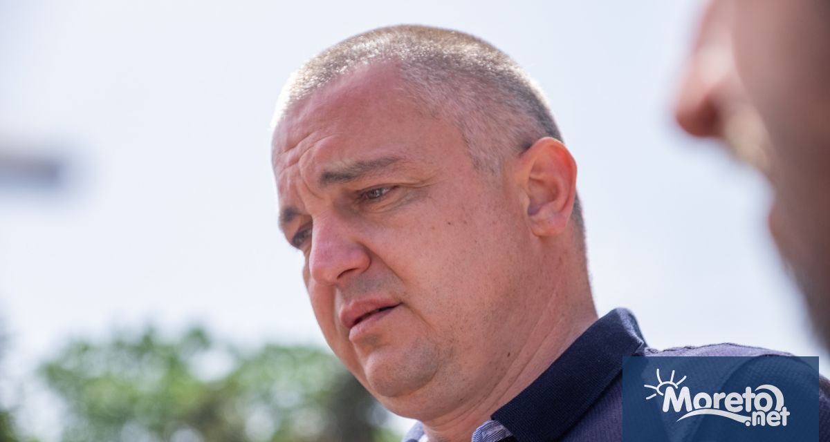 Кметът на Варна Иван Портних е с повдигнато обвинение във