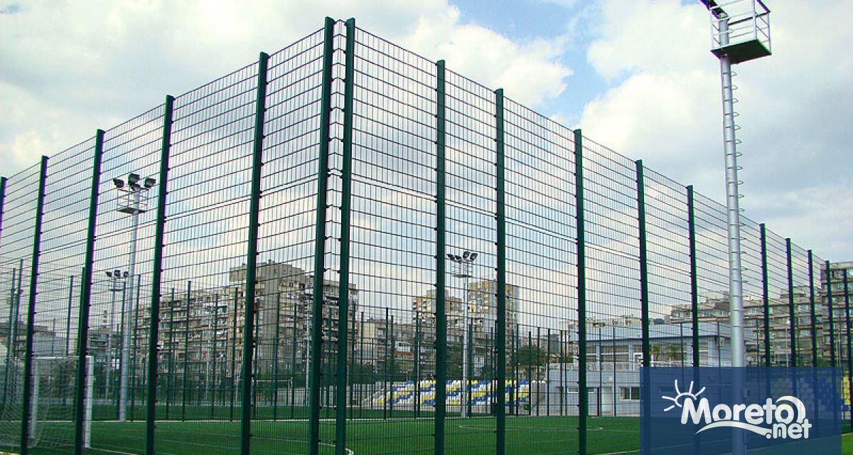 Във връзка с предстоящите официални празници и почивни дни 1