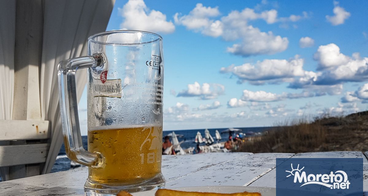 12 души от персонала на заведение за хранене край град