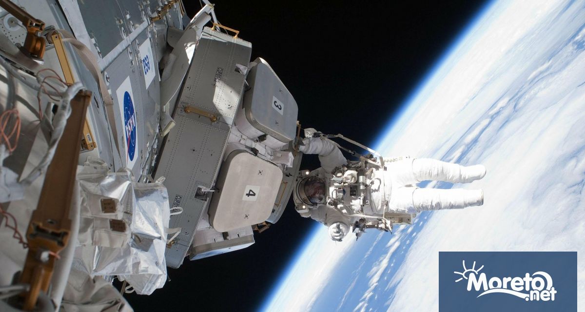 Трима астронавти от Международната космическа станция се завърнаха на Земята