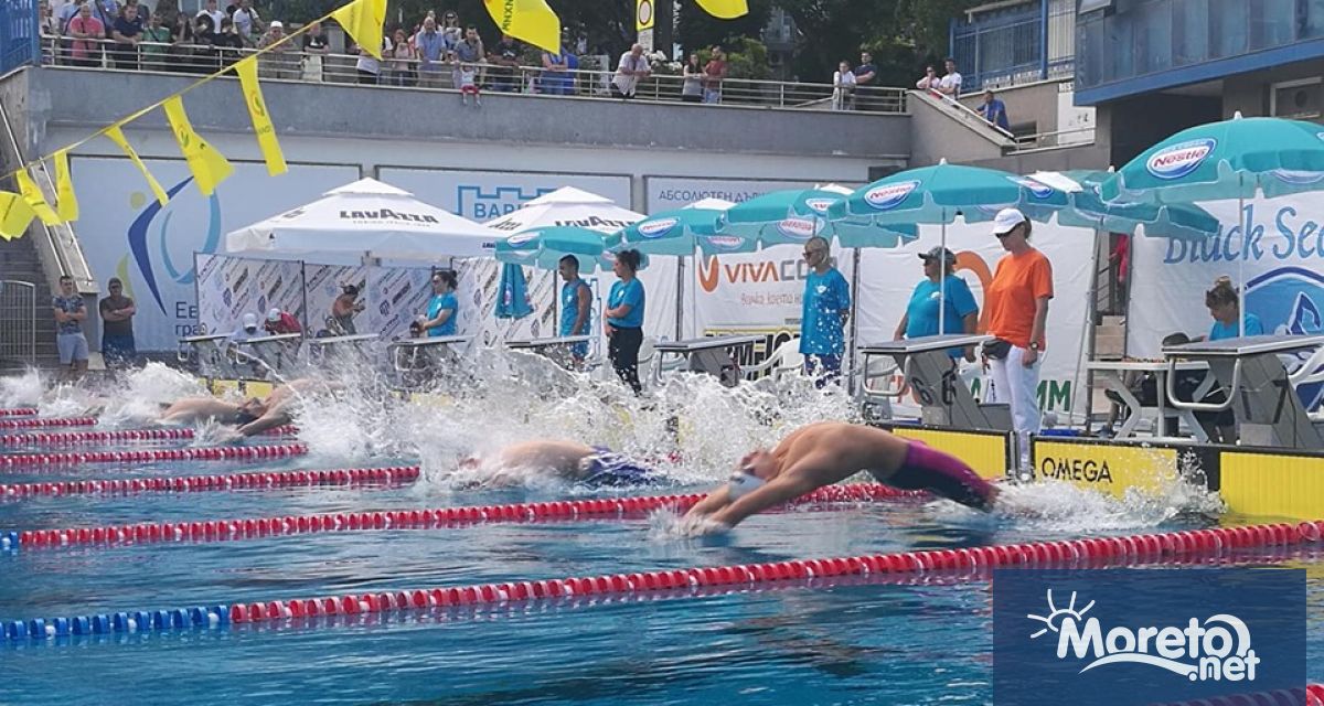 Плувци от 39 клуба от Великобритания Германия Турция и България