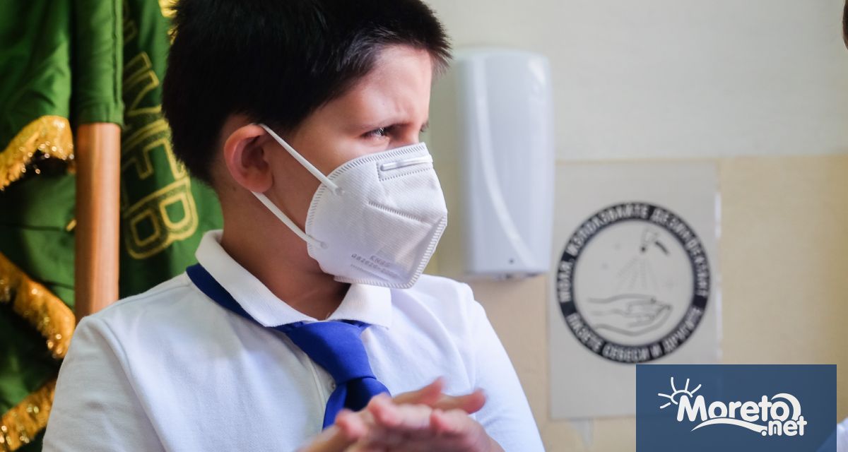 Министърът на образованието Николай Денков смята че антиковид мерките в