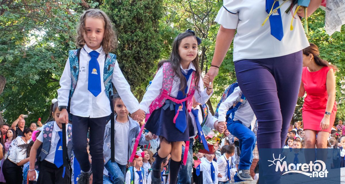 В навечерието на новата учебна 2025 2026 година във Варна са