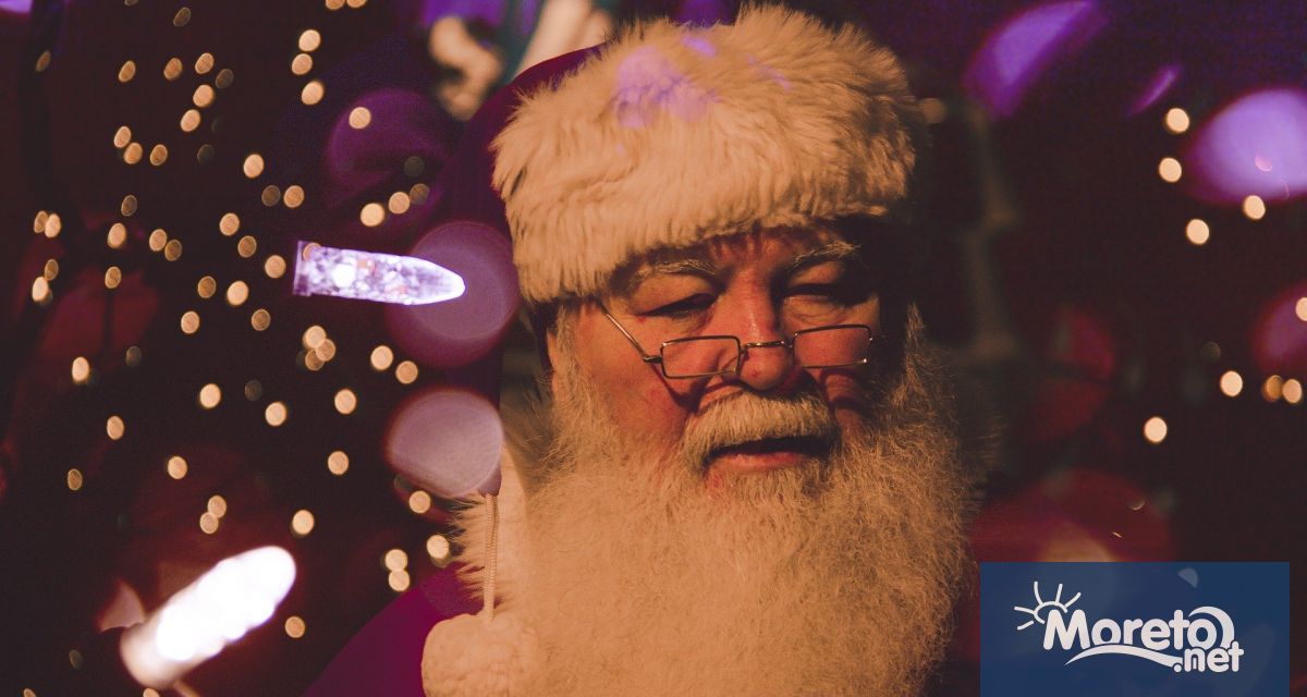 Шейната на Дядо Коледа вече е напълнена с подаръци а