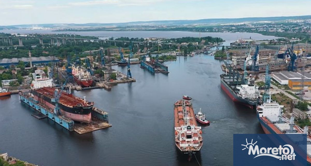 Теч на масло в дъждовната канализация която се излива в